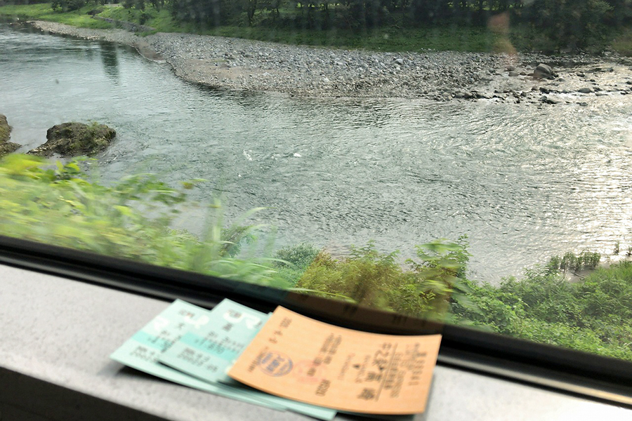 北野博司 #04 中之条から高崎に向かう特急草津の車窓から、吾妻川を見る