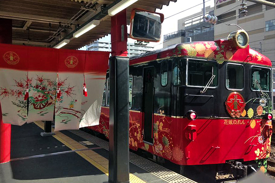 北野博司 #05 花嫁のれんが飾られた金沢駅の発車ホーム