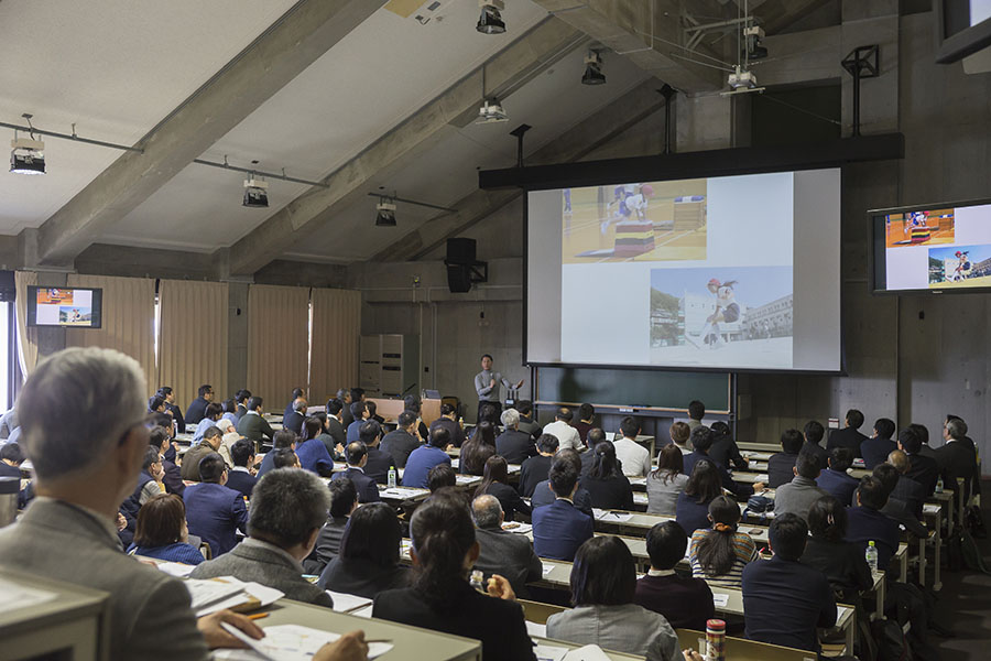 探究型学習研究大会に参加した中高教員たち