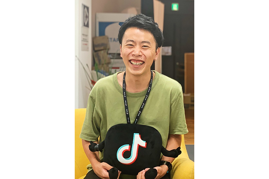 TikTok Japan 秋山拓也さん 仕事中の様子