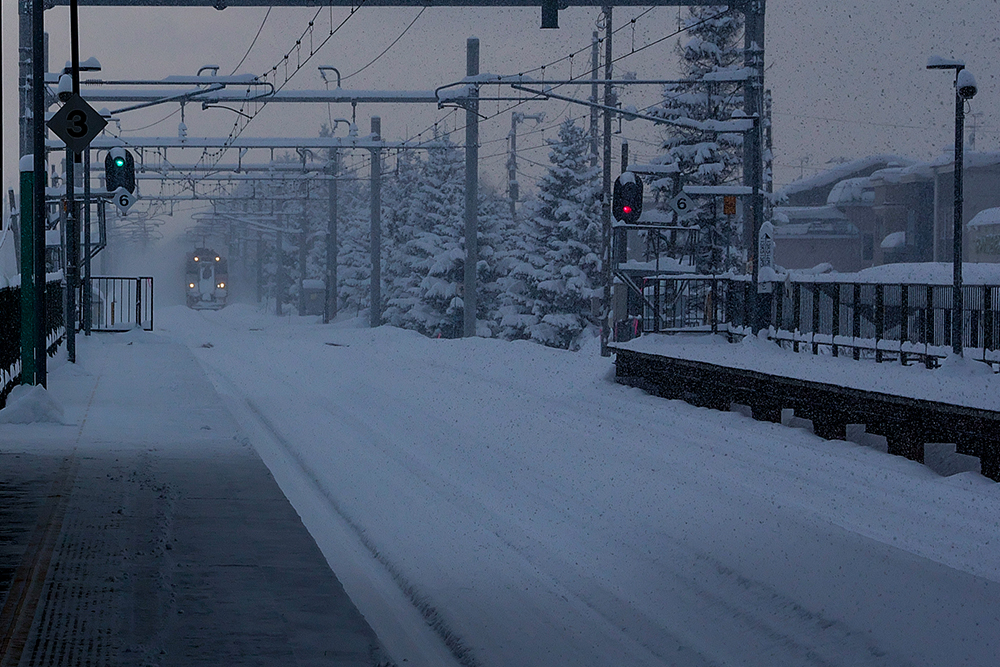北野博司 #10 北の旅、南の旅　吹雪のなかを走る列車