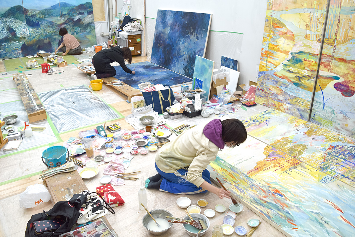 美術科 日本画コースをレポート／卒業制作に取り組む、日本画コースの学生たち