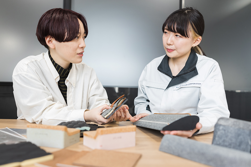 マツダ株式会社 田中咲季さん 同じく芸工大卒業生の松本あいらさんと