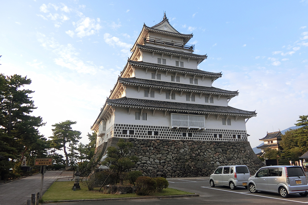 北野博司 #15 五層の天守が人気の島原城。目の前には広い駐車場がある。