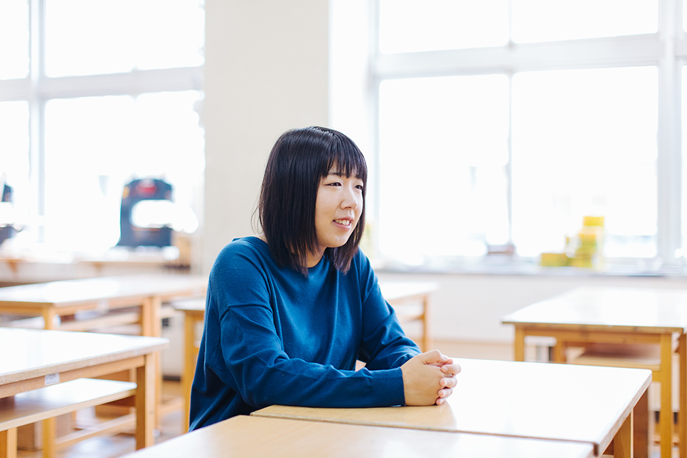 中学校教諭 鏡菜花さん