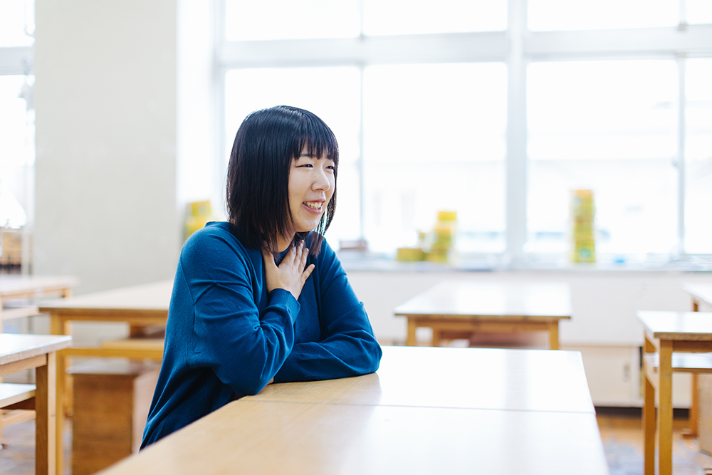 中学校教諭 鏡菜花さん