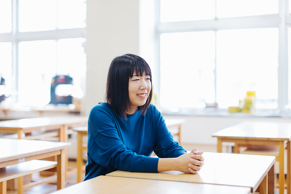 中学校教諭 鏡菜花さん