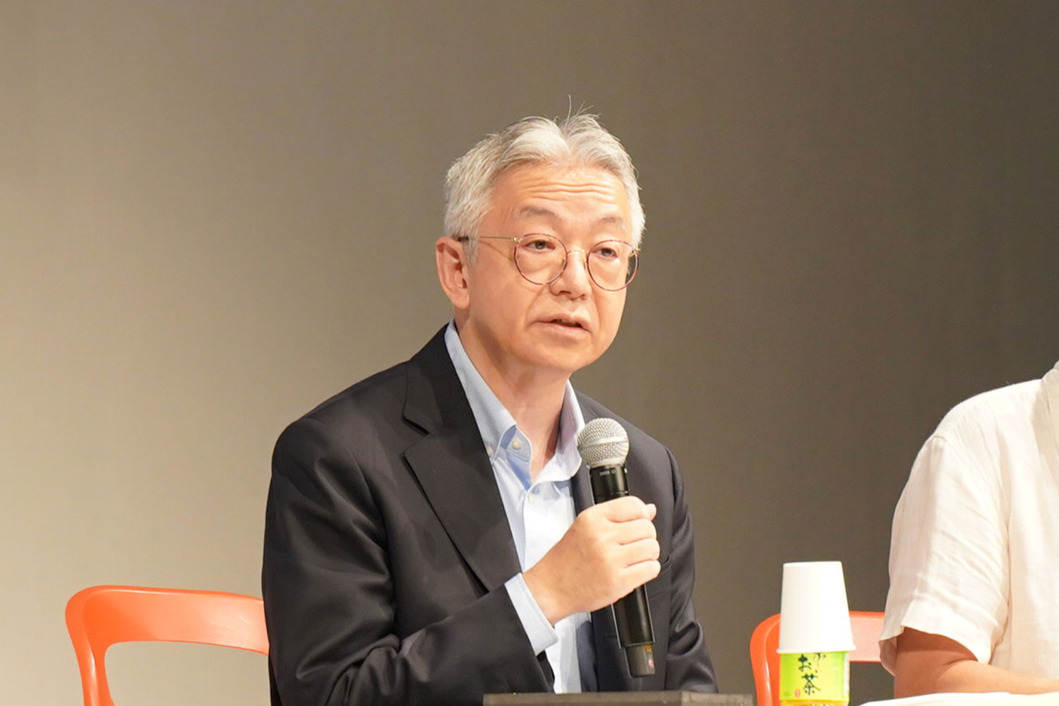 問いを育て未来を描く