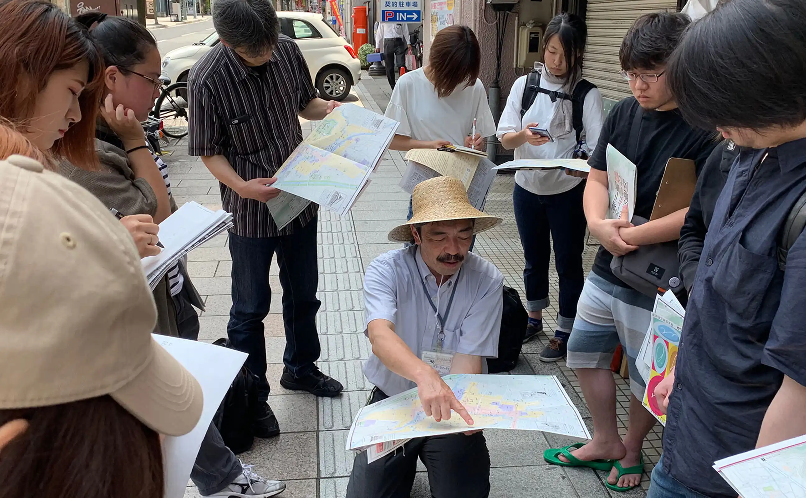 フィールドワーク<br class="mq4sp"><span>（地域を学びの現場とする実践教育）</span>の様子